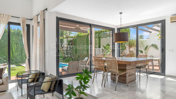 Contemporary Villa for Sale near Puerto Banús in Nueva Andalucía, Marbella