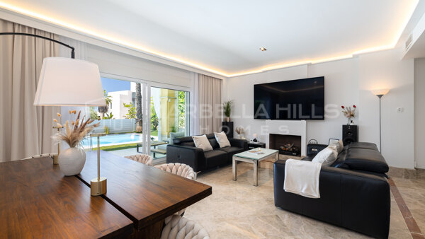 Renovated Contemporary Villa for Sale in Santa Clara Golf, Marbella East