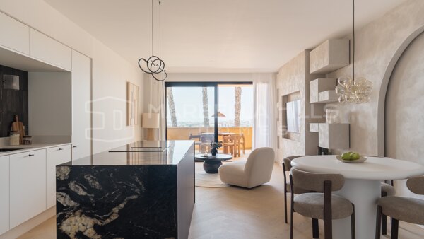 Appartement Rénové avec Vue Mer et Licence Touristique à Vendre à Cumbres del Rodeo, Nueva Andalucía