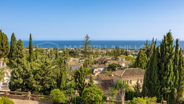 Villa Contemporaine à Vendre à El Rosario, Marbella Est