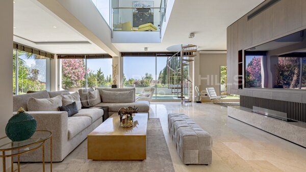 Villa Contemporaine à Vendre à El Rosario, Marbella Est