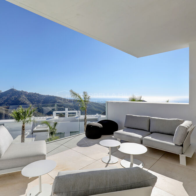 Luxuriöse Wohnung mit Vermietungslizenz und Panoramablick in Palo Alto, Ojén
