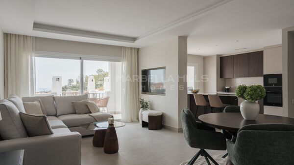 Panoramic Sea View Apartment for Sale in Los Almendros, Benahavís