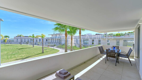 Wohnung mit Meerblick und Vermietungslizenz zum Verkauf in Serenity Views, Estepona