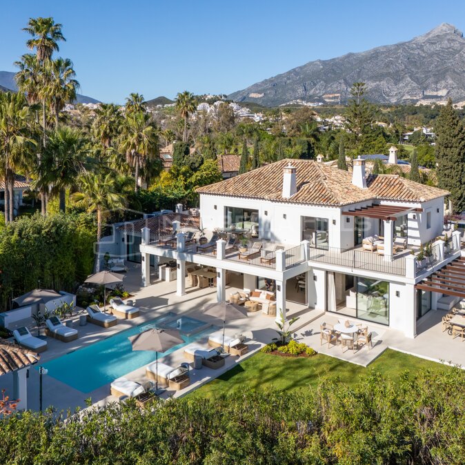 Luxury Frontline Golf Villa for Sale in La Cerquilla, Nueva Andalucía | Guest House, Spa & Pool