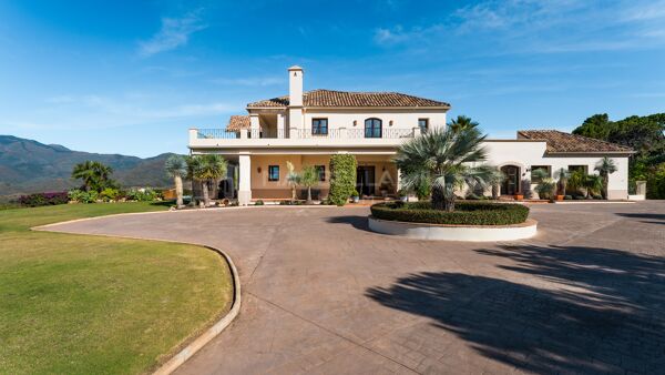 Luxury Estate for Sale in El Velerín, Estepona | Sea Views, 99,660 m² Plot and Organic Gardens
