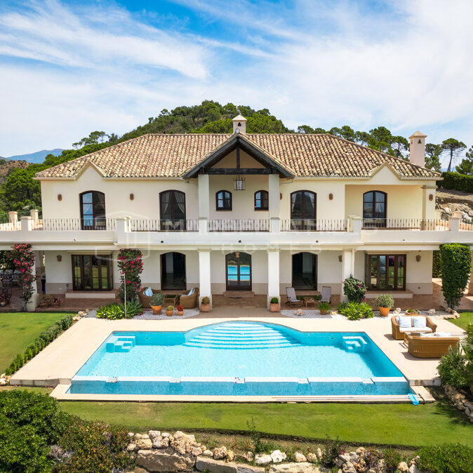 Propriété d’exception à vendre à El Velerín, Estepona | Vue mer panoramique et domaine privé de 99 660 m²