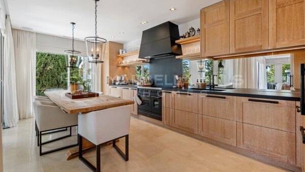 Apartamento de lujo en venta en Marina Puente Romano, Marbella Golden Mile | Residencia exclusiva de un dormitorio