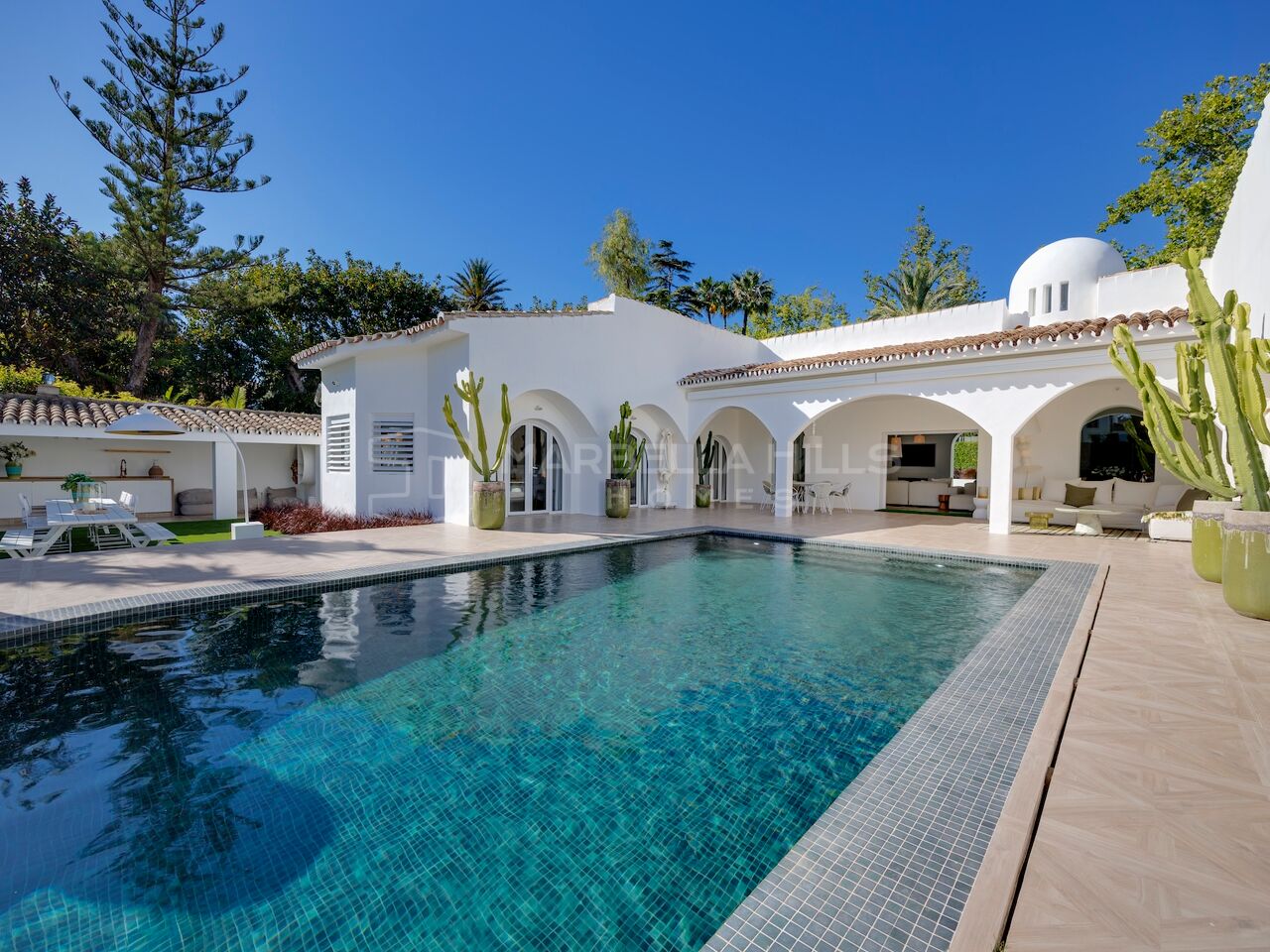 Fabuleuse villa de plain-pied en première ligne de golf à Guadalmina Alta, Marbella