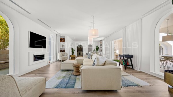 Fabuleuse villa de plain-pied en première ligne de golf à Guadalmina Alta, Marbella