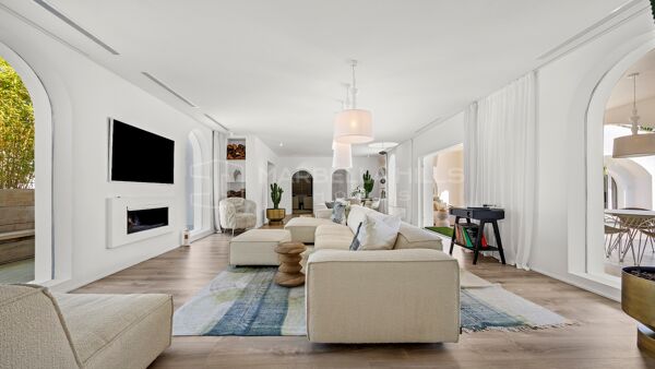 Fabuleuse villa de plain-pied en première ligne de golf à Guadalmina Alta, Marbella