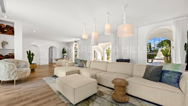 Fabuleuse villa de plain-pied en première ligne de golf à Guadalmina Alta, Marbella