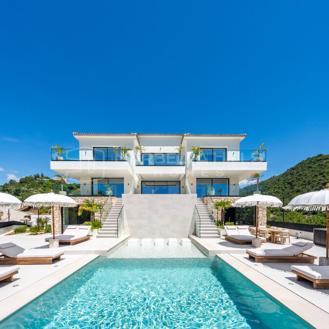 Villa contemporaine de luxe à vendre avec vues panoramiques sur le lac et le golf à Monte Mayor, Benahavís