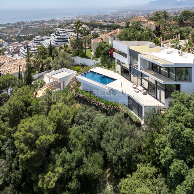 Moderne Luxusvilla zum Verkauf in Altos de Los Monteros, Marbella Ost | Panoramablick auf das Meer