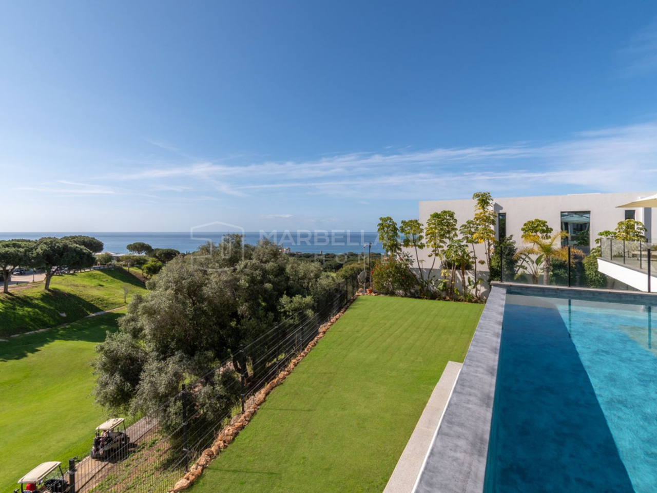 Villa de Luxe avec Vue Mer en Première Ligne de Golf à Cabopino, Marbella Est