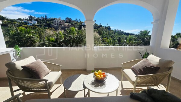 Renovated Golf Apartment for Sale in La Quinta, Benahavís | Lake Views and Close to Puerto Banús