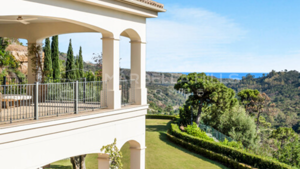 Luxury Villa for Sale in Monte Mayor, Benahavís | Spa, Heated Pool and Panoramic Views