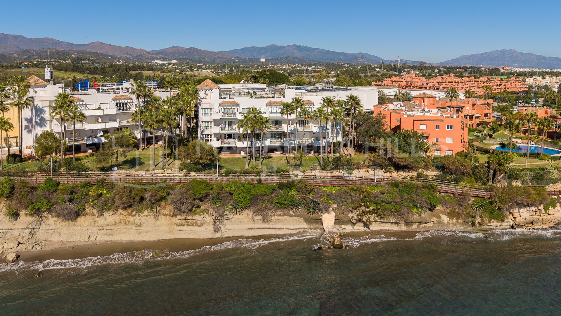 Marbella Hill Club: la guía del comprador para la Milla de Oro interior