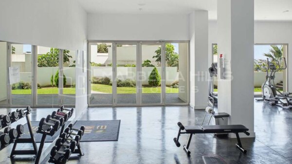 Ground Floor Apartment for Sale in Las Mesas, Estepona with Private Garden and Walking Distance to the Beach