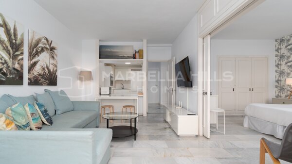 Apartamento en venta en Jardines del Mar con licencia turística, Milla de Oro de Marbella | A poca distancia de la playa