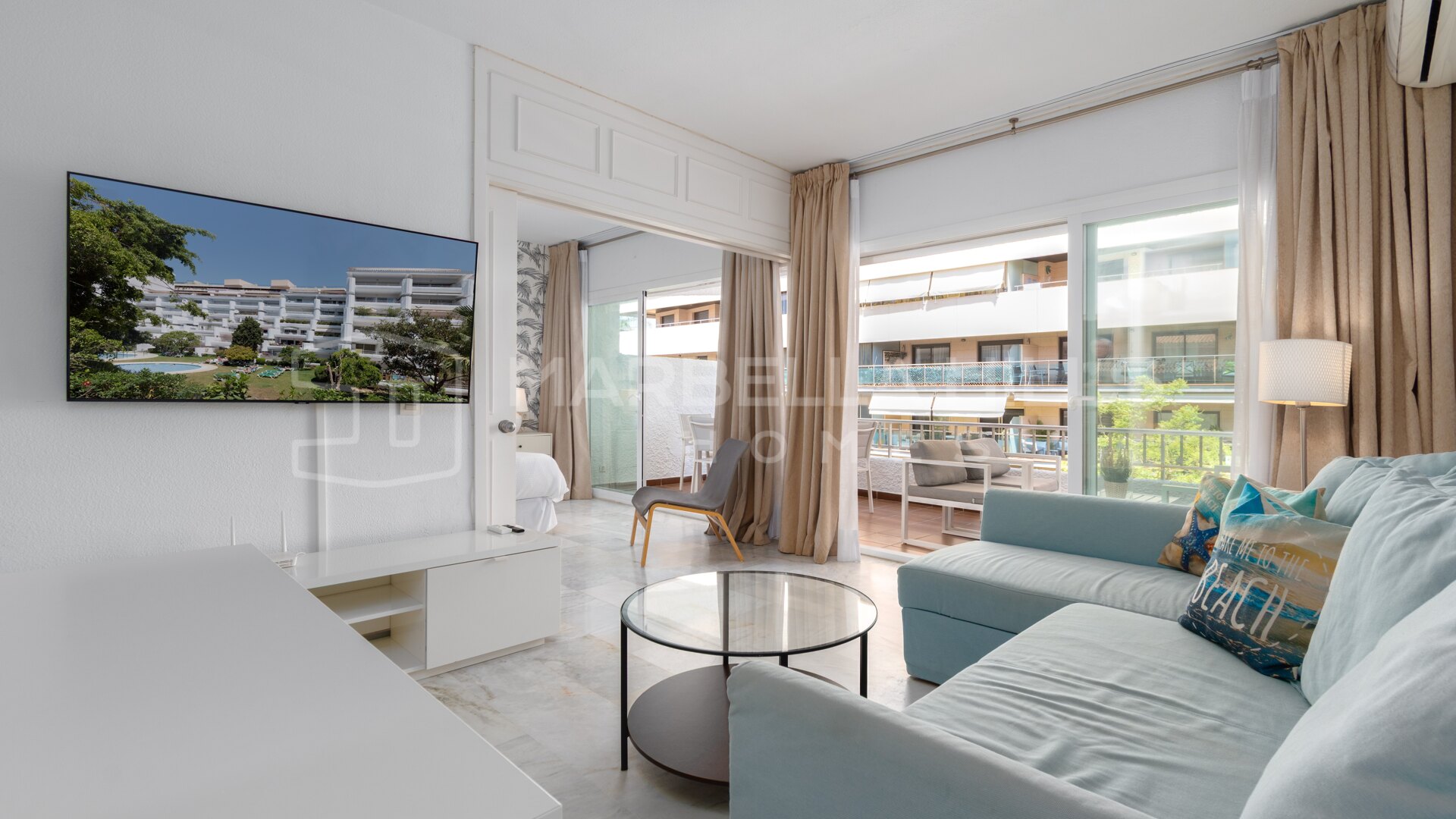 Apartment for Sale in Jardines del Mar with touristic license, Marbella Golden Mile | Walk to Beach