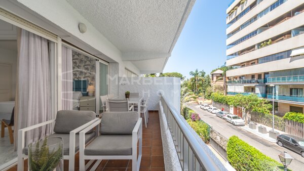 Apartamento en venta en Jardines del Mar con licencia turística, Milla de Oro de Marbella | A poca distancia de la playa