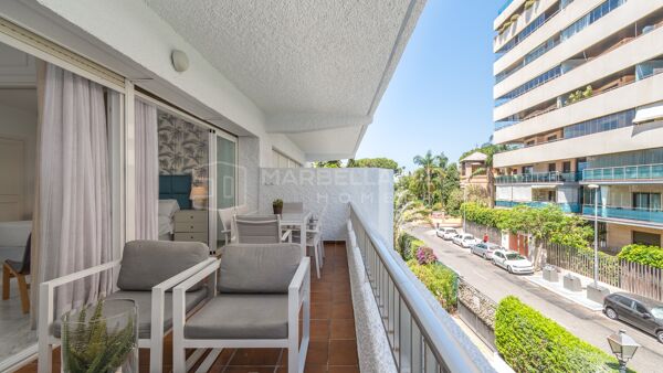 Apartment for Sale in Jardines del Mar with touristic license, Marbella Golden Mile | Walk to Beach
