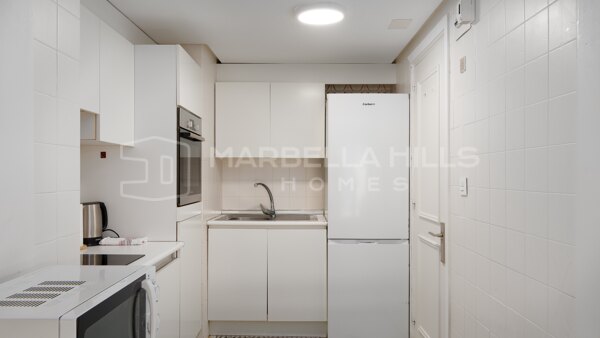Apartamento en venta en Jardines del Mar con licencia turística, Milla de Oro de Marbella | A poca distancia de la playa