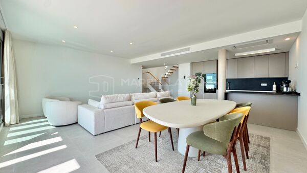 Modernes Penthouse zum Verkauf in Australy Libella, New Golden Mile Estepona | Panoramablick auf das Meer und Dachterrasse