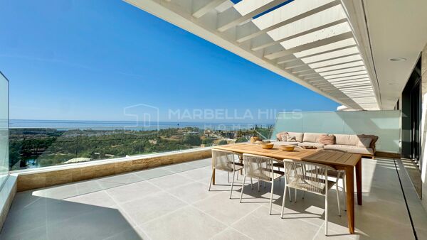 Modernes Penthouse zum Verkauf in Australy Libella, New Golden Mile Estepona | Panoramablick auf das Meer und Dachterrasse