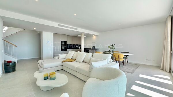 Modernes Penthouse zum Verkauf in Australy Libella, New Golden Mile Estepona | Panoramablick auf das Meer und Dachterrasse