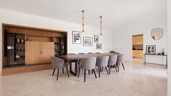 Amplio Apartamento en Planta Baja en Venta en La Mairena, Marbella Este | Gran Jardín Privado y Vistas Panorámicas