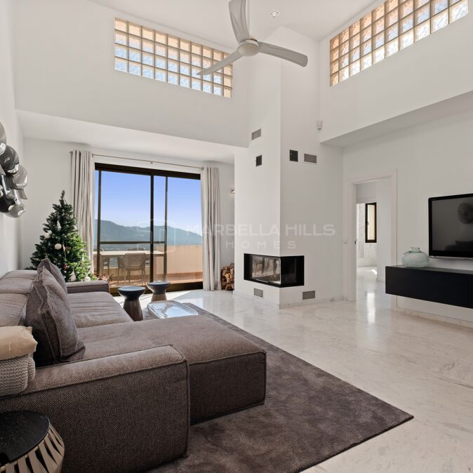 Luxuriöses Penthouse zum Verkauf in La Mairena, Marbella Ost | Panoramablick auf das Meer und spektakuläre Dachterrasse