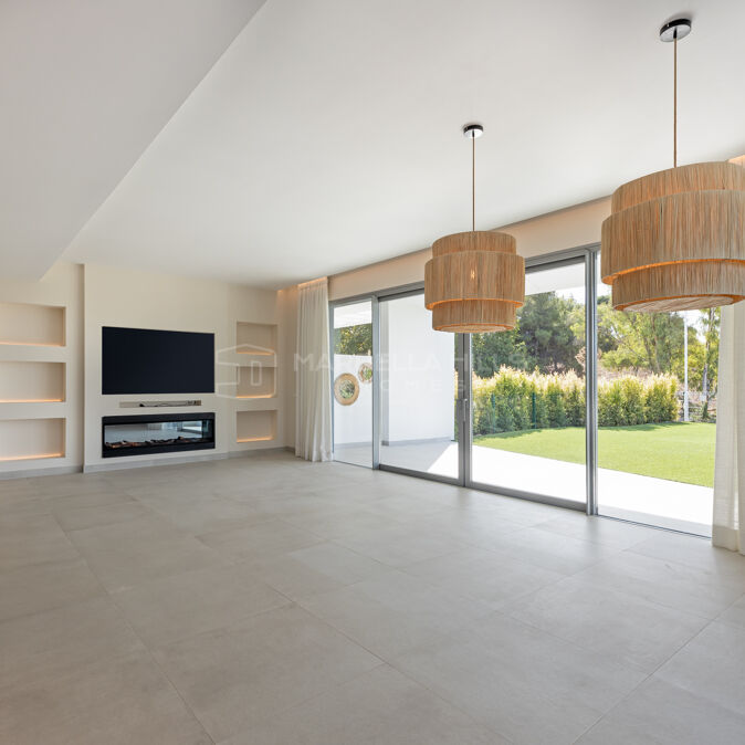 Villa Contemporánea de Lujo en venta con Jardín Privado y Jacuzzi en Treetops, San Pedro de Alcántara