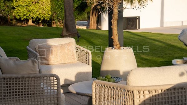 Renovierte Mediterrane Villa mit Panoramablick auf Meer und Gibraltar in El Paraíso Alto