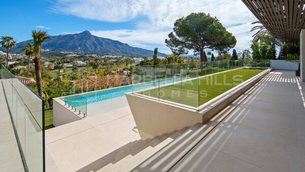 Villa Contemporaine Ultra-Luxueuse à Vendre dans le Golf Valley de Nueva Andalucía, Marbella