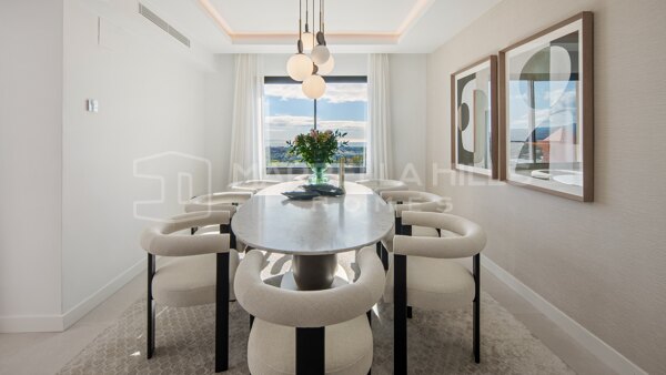 Penthouse Duplex de Luxe à Vendre à Monte Halcones, Benahavís avec Piscine Privée et Vue Panoramique sur la Mer