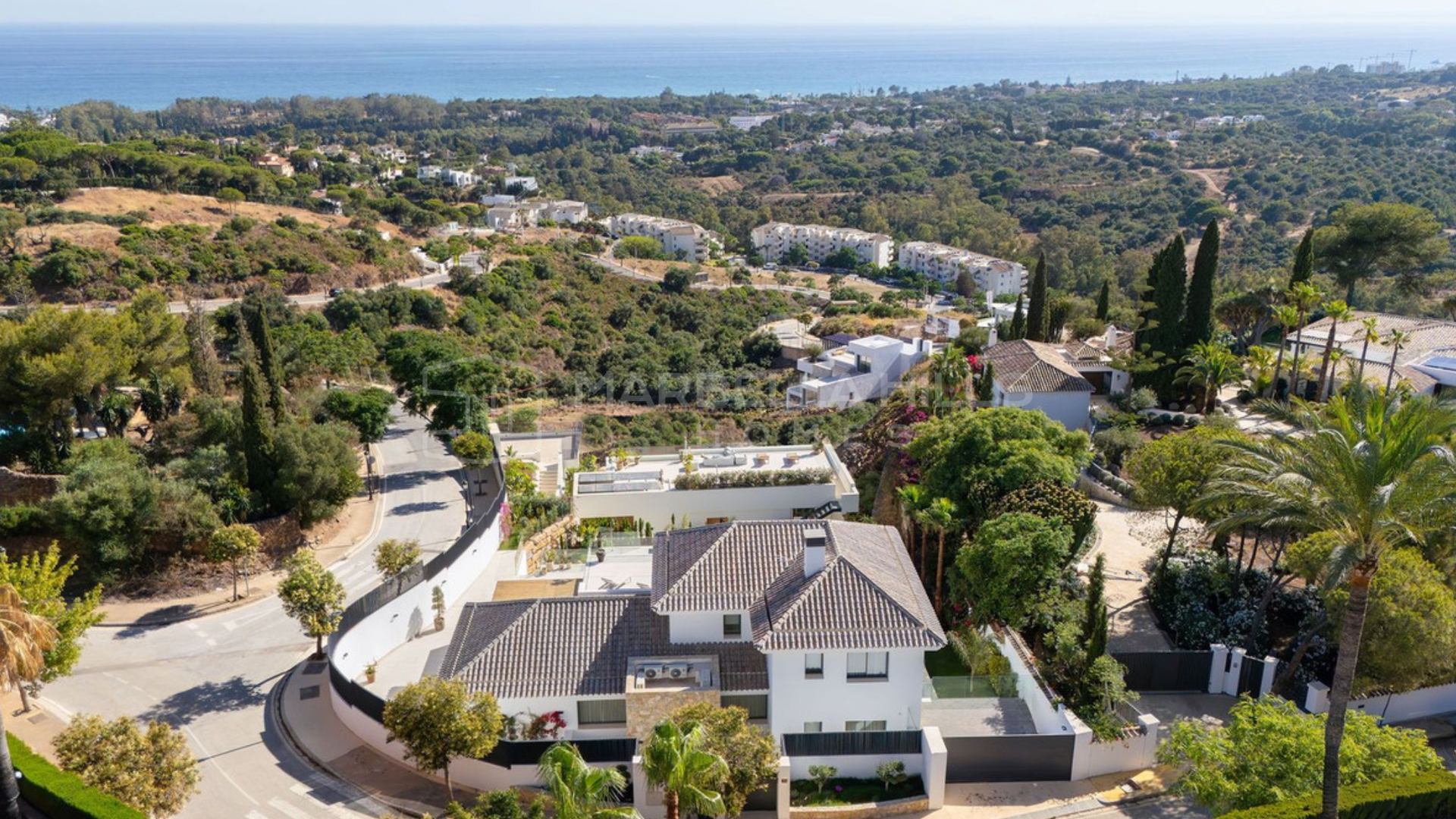 Neu gebaute Luxusvilla mit panoramischem Meerblick zum Verkauf in Elviria, Marbella Ost
