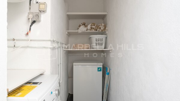 Renovierte Doppelhaushälfte mit Meerblick zum Verkauf in La Campana, Nueva Andalucía