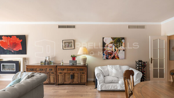 Spacious South-Facing Apartment for Sale in El Embrujo Playa, Puerto Banús