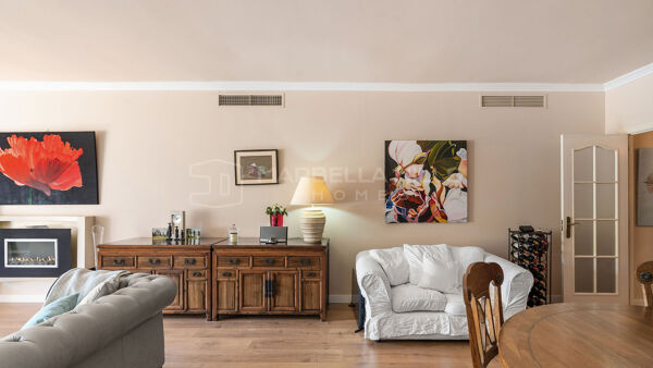 Spacious South-Facing Apartment for Sale in El Embrujo Playa, Puerto Banús