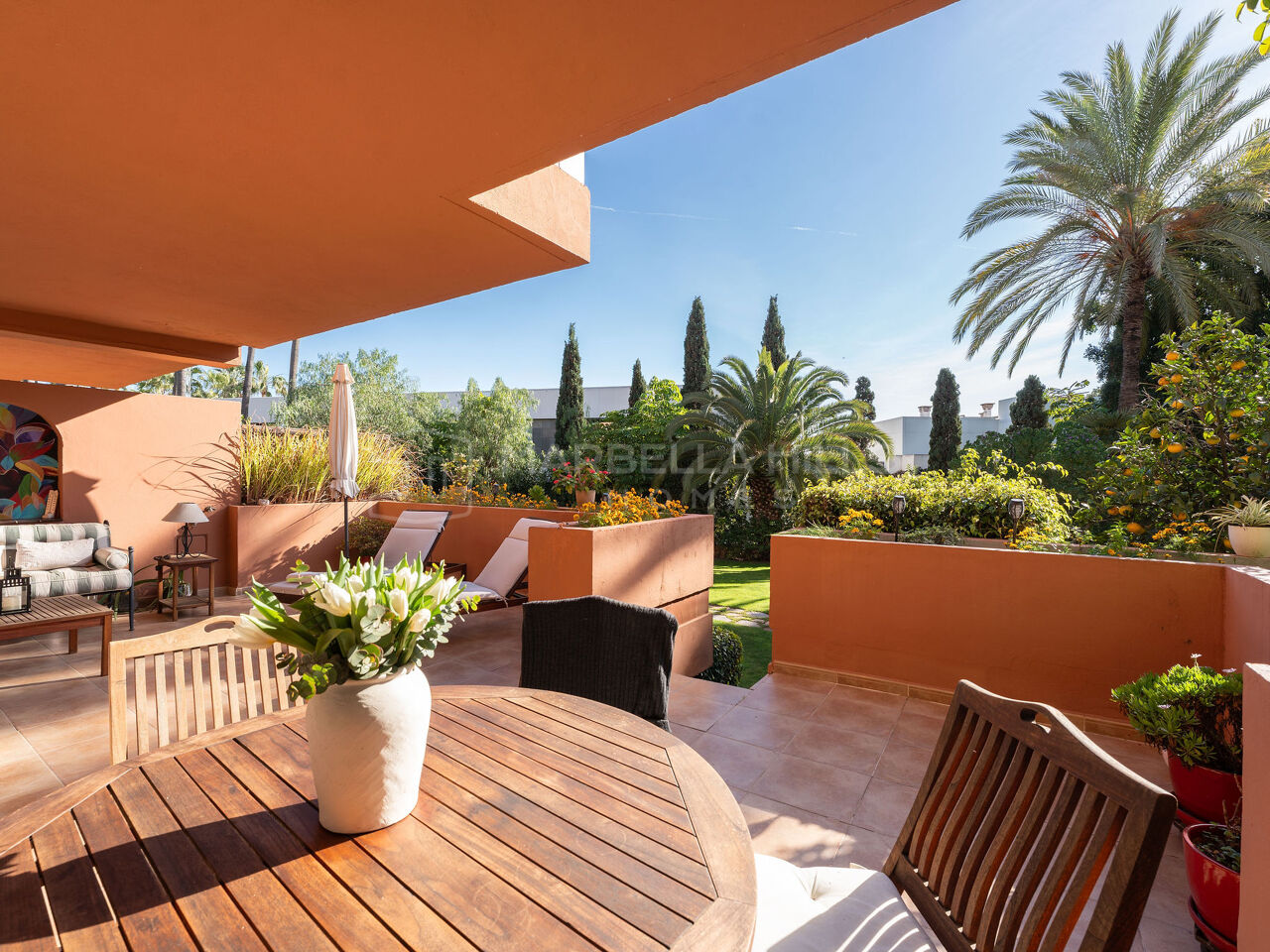 Spacious South-Facing Apartment for Sale in El Embrujo Playa, Puerto Banús