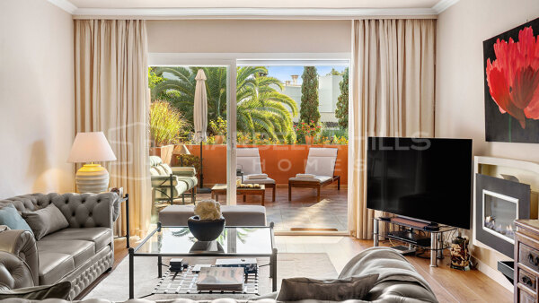 Spacious South-Facing Apartment for Sale in El Embrujo Playa, Puerto Banús