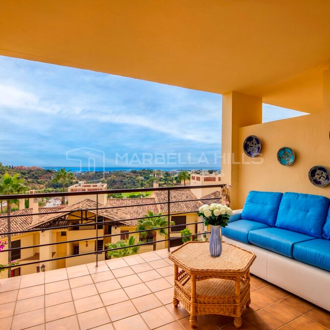 Appartement d’angle avec vue sur la mer à vendre à Los Arqueros, Benahavís