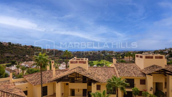 Appartement d’angle avec vue sur la mer à vendre à Los Arqueros, Benahavís