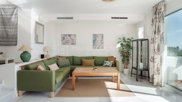 Apartamento con vistas al mar en venta en Royal Gardens, Nueva Andalucía