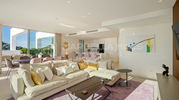 Ático Dúplex con Vistas Panorámicas al Mar en Palo Alto Ojén