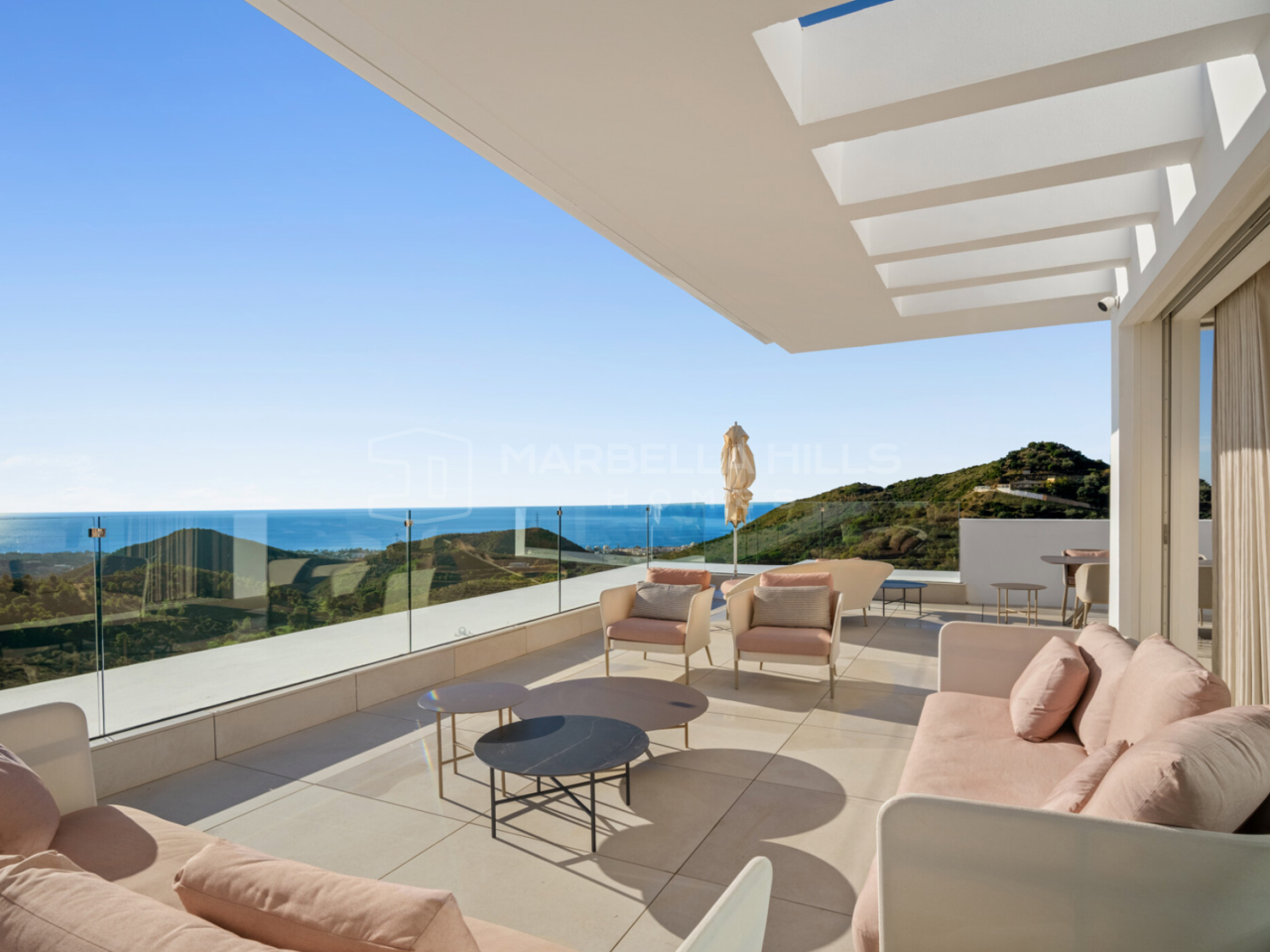 Penthouse Duplex avec Vues Panoramiques sur la Mer à Palo Alto Ojén