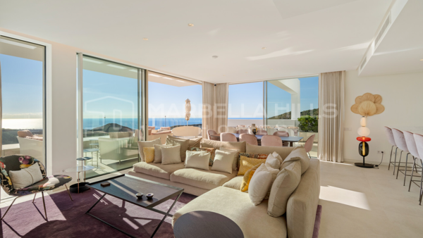 Ático Dúplex con Vistas Panorámicas al Mar en Palo Alto Ojén