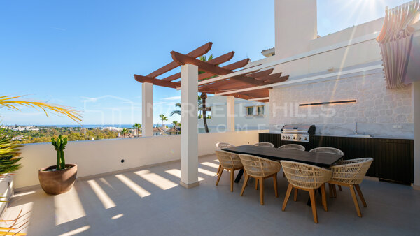 Penthouse Duplex de Luxe avec Piscine Privée et Vues Panoramiques sur la Mer à Nueva Andalucía